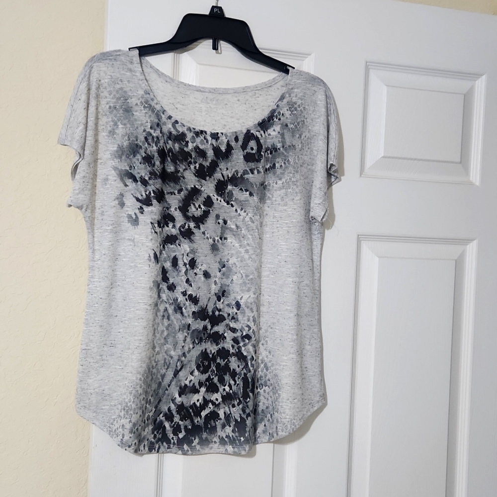 Womens Short Sleeve Petite Top With Embellishments